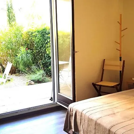 Nice 52 M With Terrace At 4mn From The Beach * Saint-Raphael (Var)