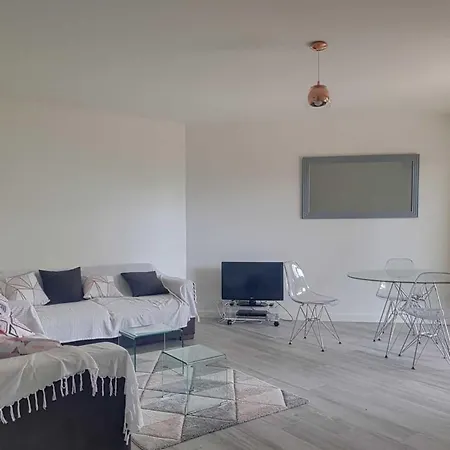 Apartment Nice 52 M With Terrace At 4mn From The Beach Saint-Raphaël
